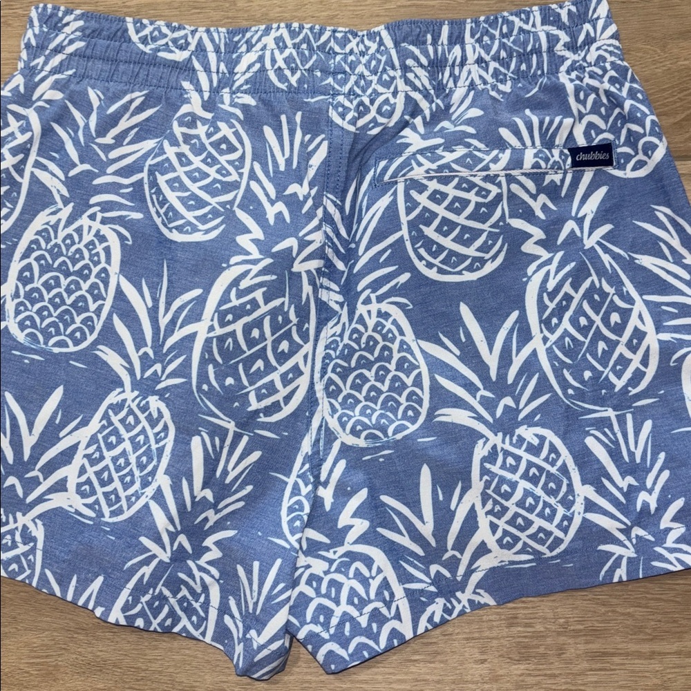 Chubbies Blue and White Pineapple Men's Athletic/swim Shorts small 4” - Picture 5 of 5